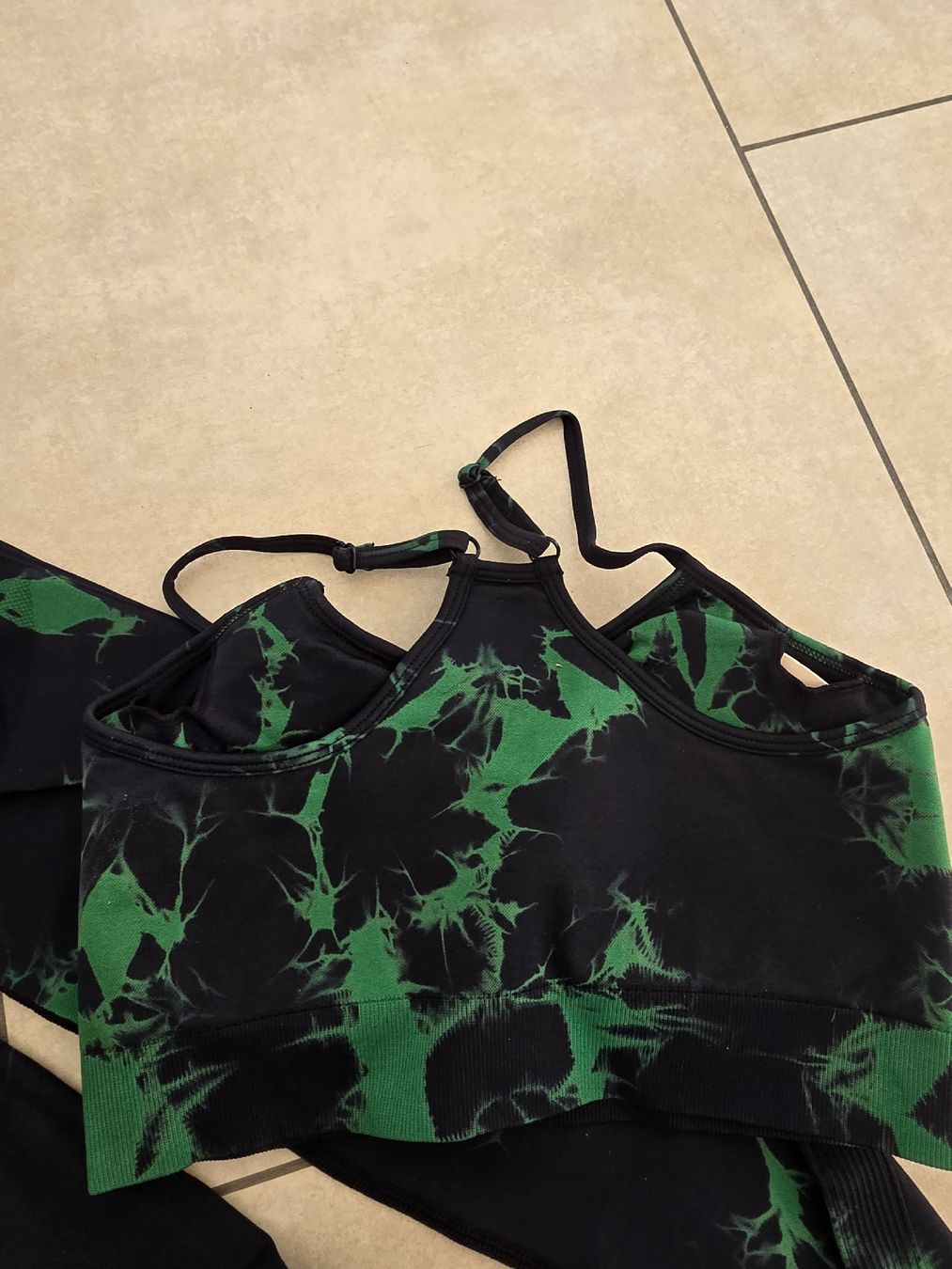 Lotti di vestiti: Batik Sport Set - Grösse S – Nuovo e nell'imballaggio originale da Rickenbach b. Wil venduto da VeryLovelyThings 4