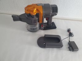 Ancien aspirateur Dyson DC16