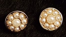 Ohrstecker Perlen in Blumenform, goldfarben