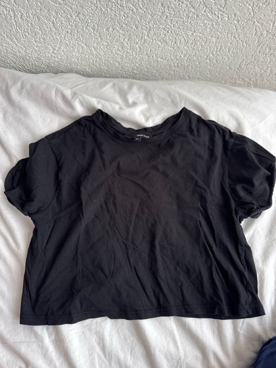Top: Lots de 8 hauts taille XS-S – Usato da Malleray venduto da sam_9bkx 5