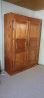 Armoire en sapin Louis XIII