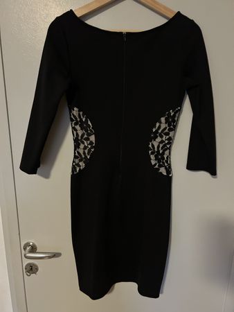 NAF NAF schwarzes Etuikleid mit Spitze – Gr. S 🖤