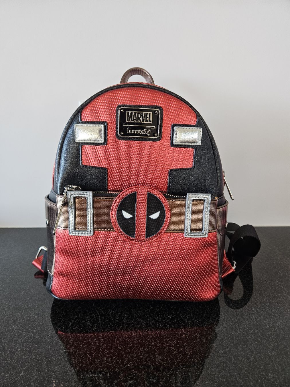 Loungefly Zaini: Loungefly Deadpool Marvel – neuf avec étiquette – Nuovo e nell'imballaggio originale da Morges venduto da Mlle_Croft_91
