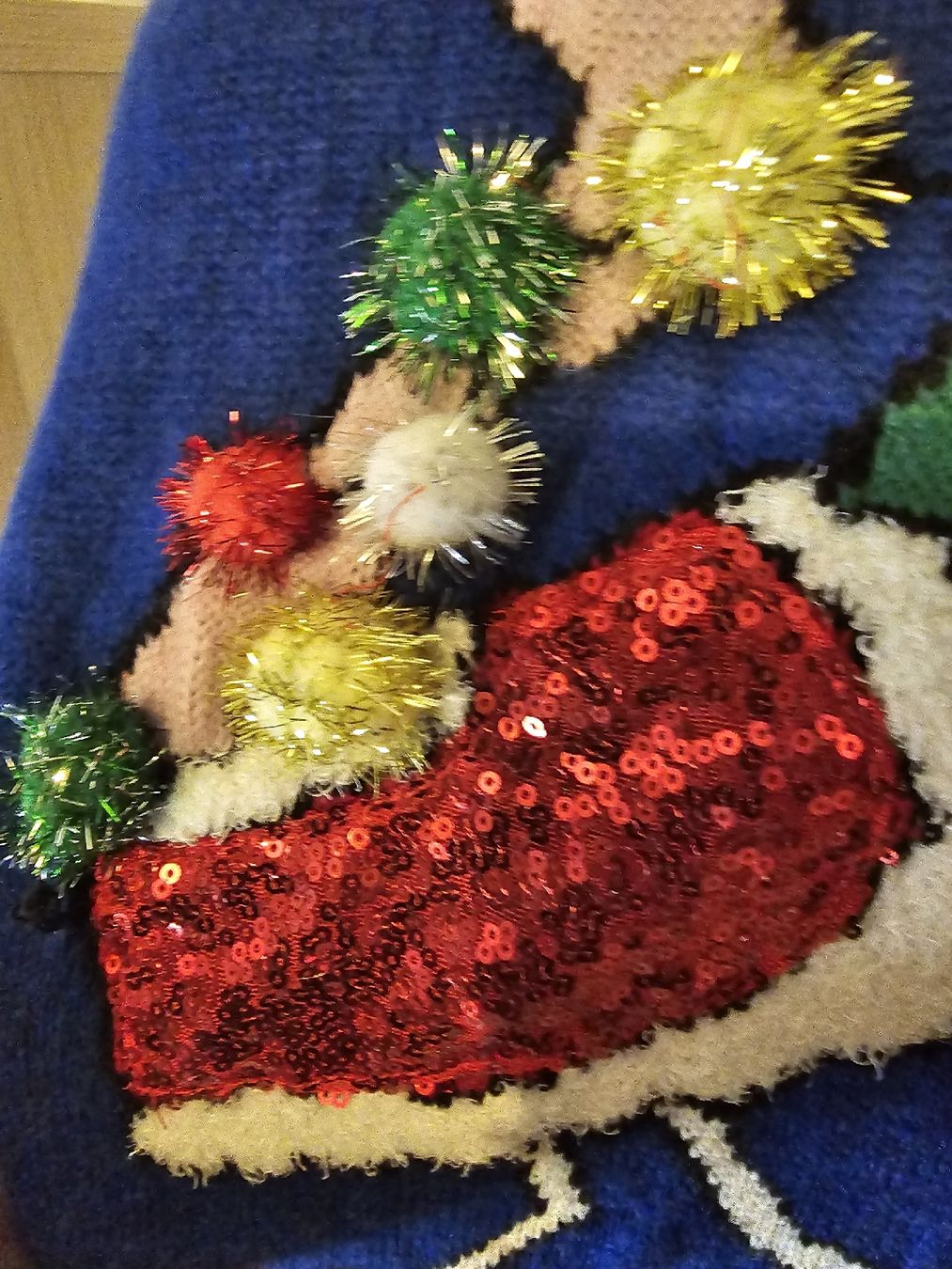 Pullover & Sweatshirts: Weihnachtspullover  blau Grösse M mit Applikationen – Gebraucht aus Mettlen von Flamingo1958 1