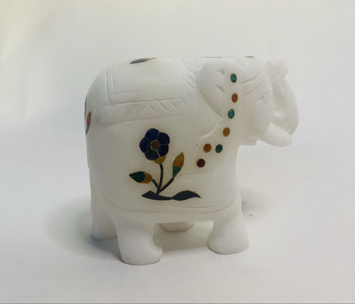 Statuette: Marble Elephant Figurine, Inlay Stone – Usato da Genève venduto da arcadiancocteau