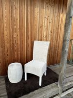 Weisser Rattan Stuhl mit Hocker - Top Zustand!