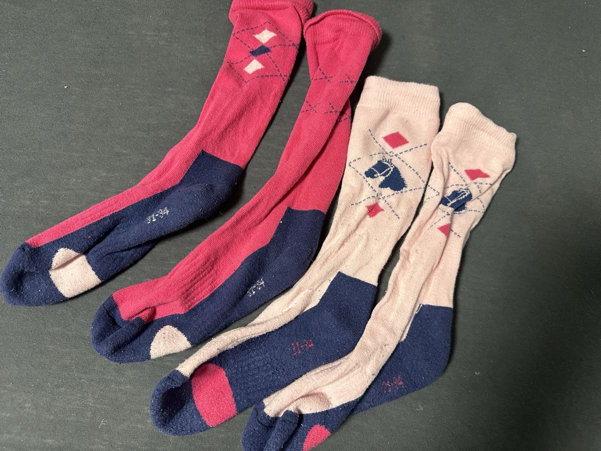 Calze per bambini: zwei Paar Reitsocken Grösse 31/34 – Usato da Busswil venduto da billib