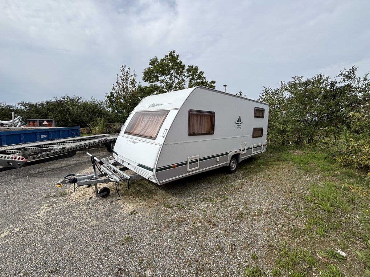 Knaus Camping Fahrzeuge: Wohnwagen mit neuem Vorzelt – Gebraucht aus Hittnau von danielabu