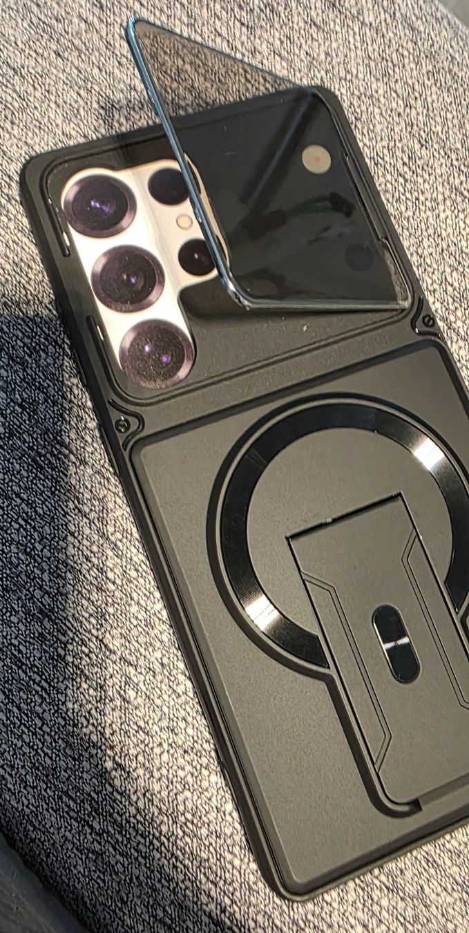Samsung Cover & Protezioni schermo: Samsung S24 Ultra Hülle Schwarz – Nuovo e nell'imballaggio originale da Einsiedeln venduto da Acodi3004 1