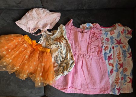 Kleider für Mädchen gr. 80/ 9-12 monaten