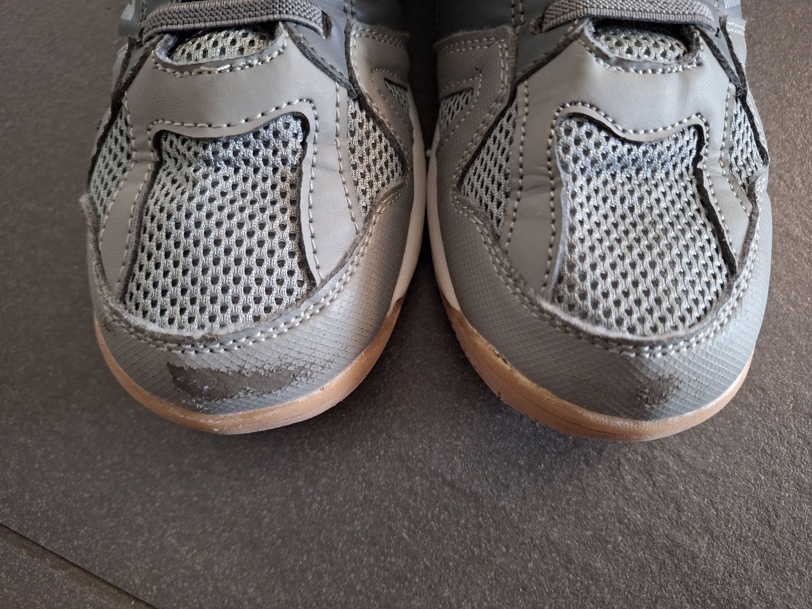 Scarpe per ragazze: Hallenturnschuhe Crane Gr. 35 – Usato da Brittnau venduto da Norge77 2