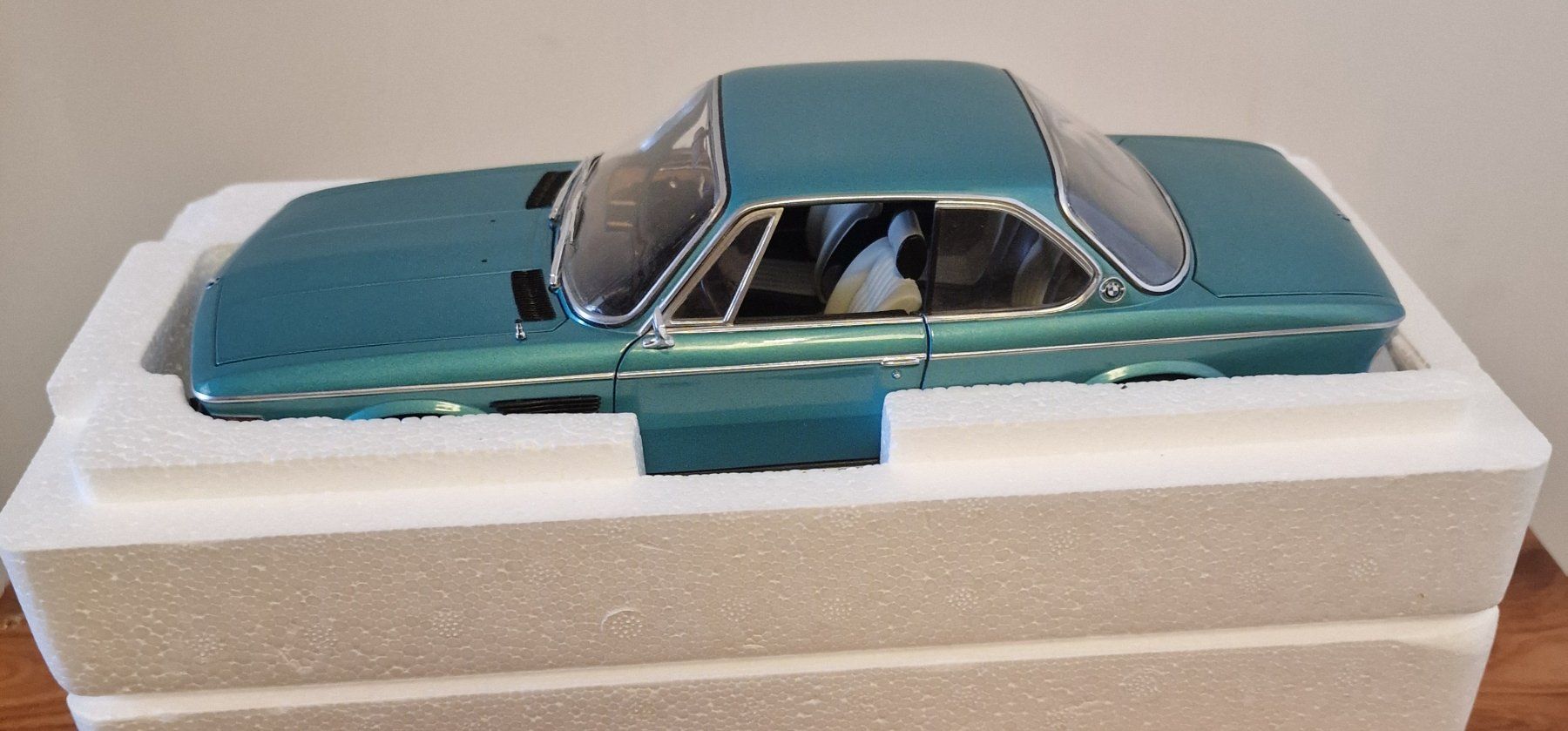 BMW Modellini d'auto: Minichamps 1:18 BMW 3.0 csi 1972 – Usato da Rüti b. Büren venduto da tempo50 5