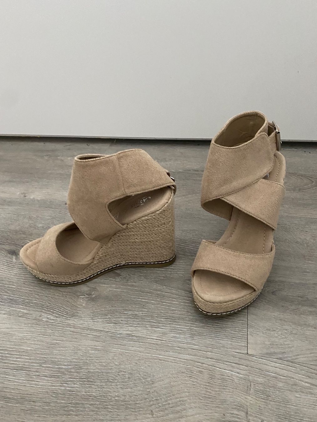 Damenschuhe: Leder Sandalen Grösse 37 – Gebraucht aus Klingnau von Nirvana 2