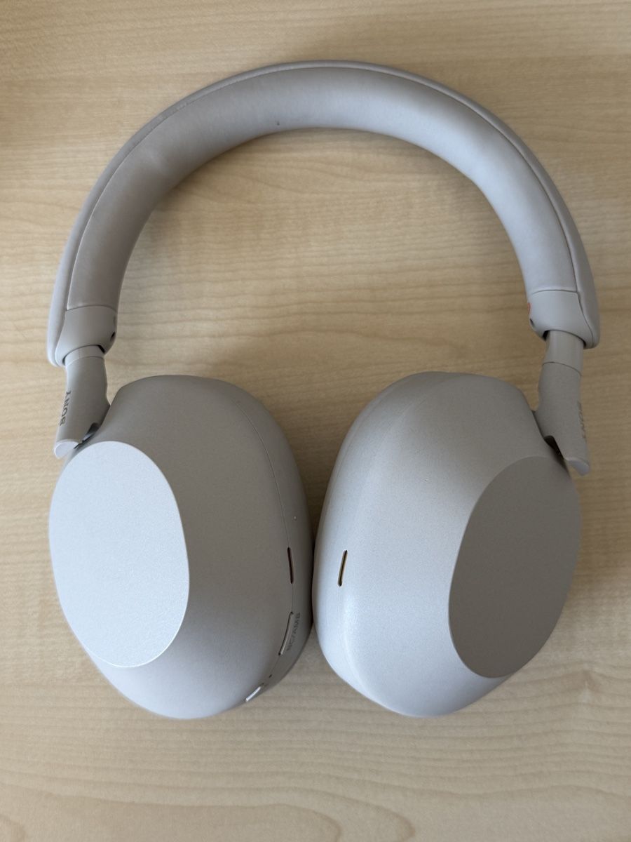 Sony Cuffie: Sony WH-1000XM5 Silber – Usato da Zürich venduto da alp_wdr8