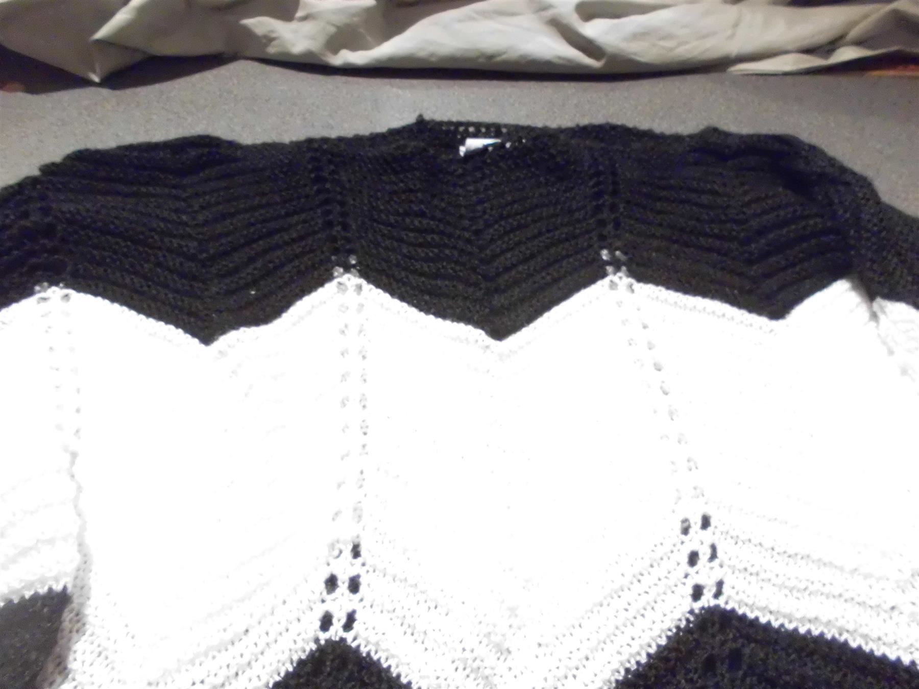 Zebra Pulls & Sweat-shirts: Pullover Grösse S, Zebra, schwarz/weiss – D'occasion à Zürich par abraxas1291 1