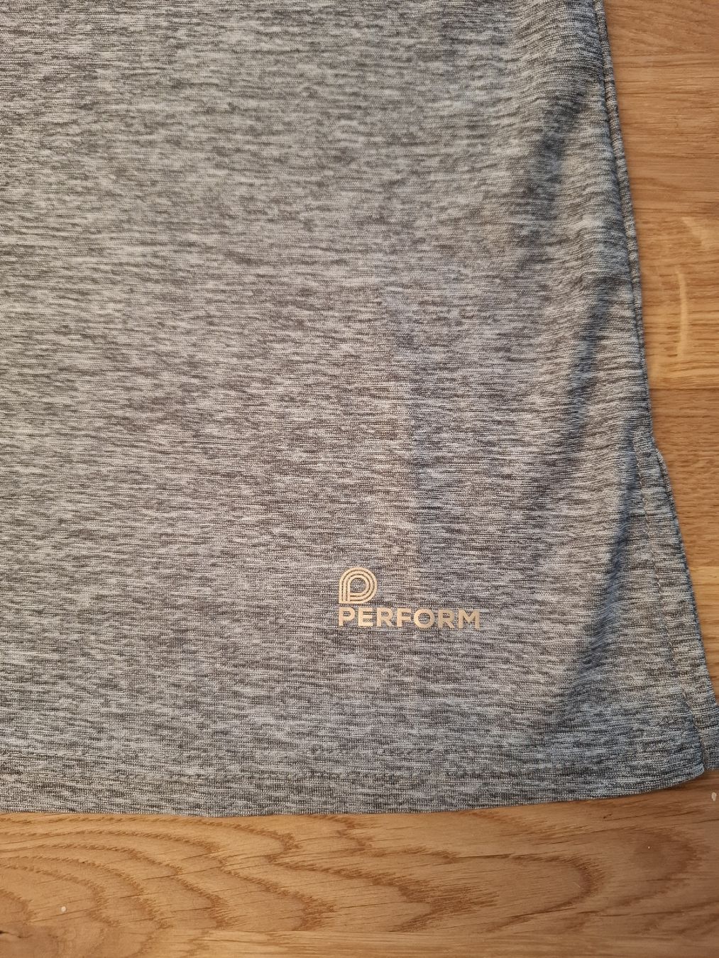 Peak Performance T-shirt: Sport T-Shirt Perform, Grau, Gr. 36 – Usato da Basel venduto da pamsi357 3