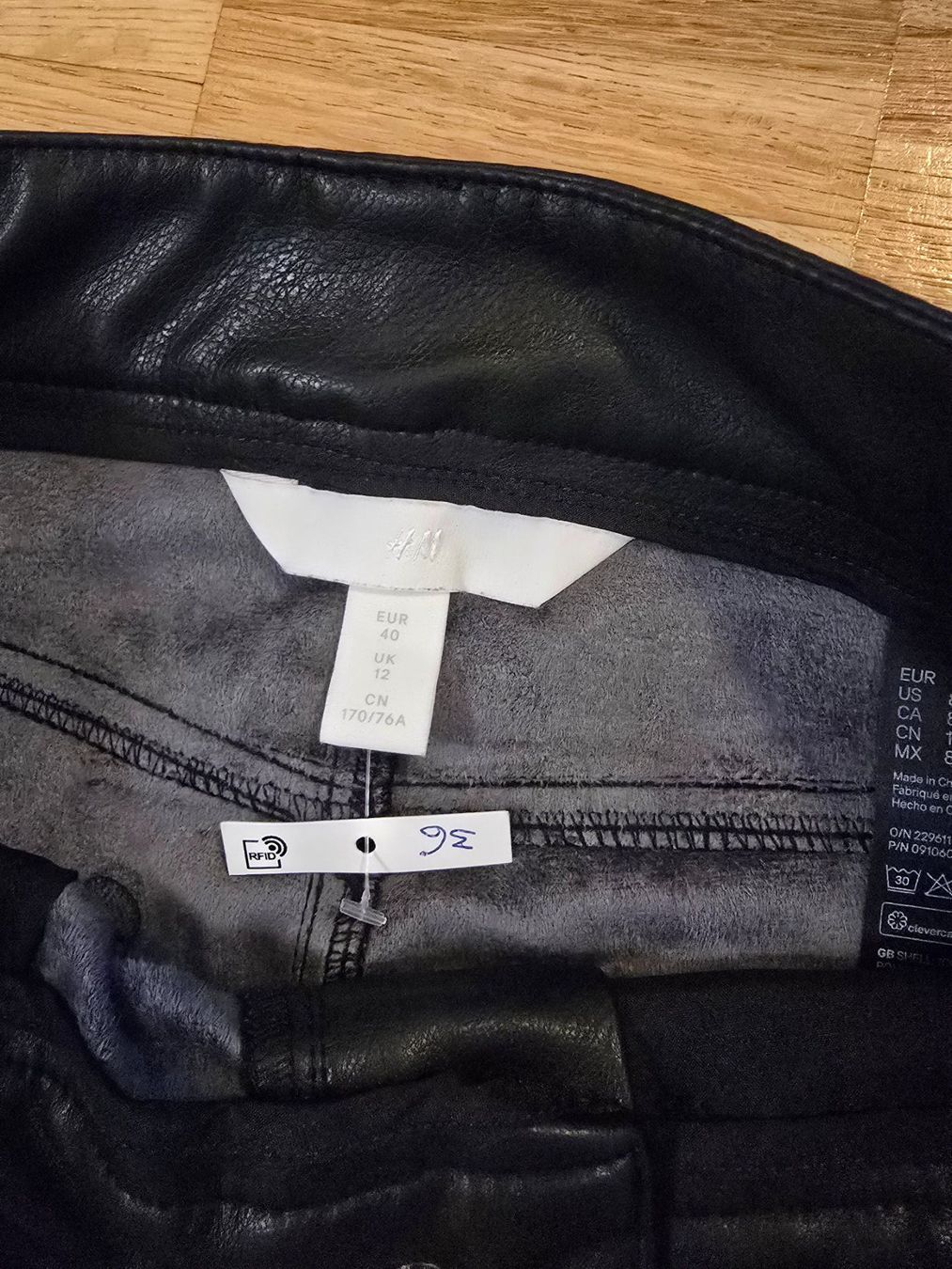 H&M Pantaloni: Leder Look Hose, Grösse 36-neu – Nuovo (secondo la descrizione) da Basel venduto da Galia2000 3