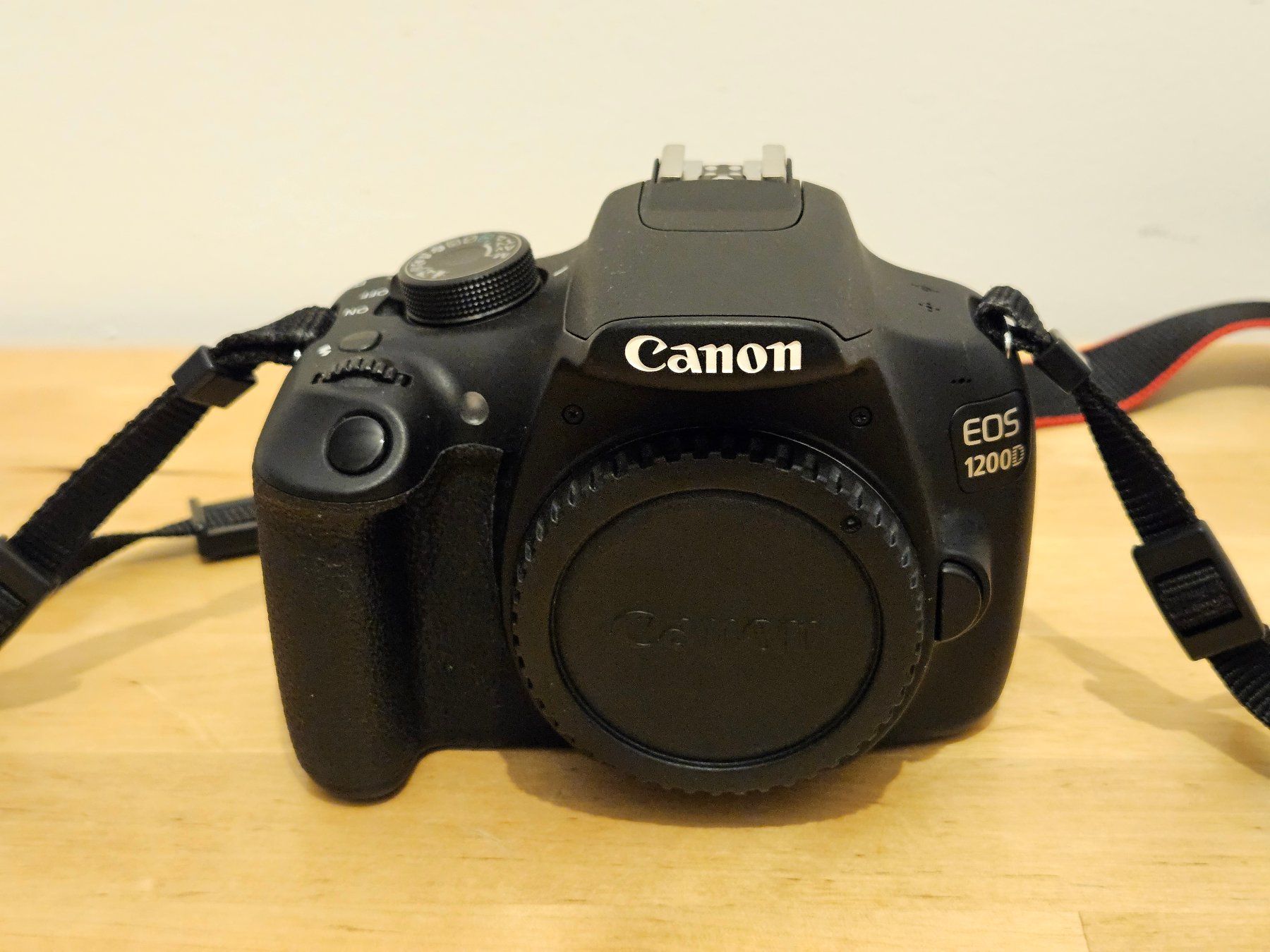 Canon Fotocamera: Canon EOS 1200D – Usato da Locarno venduto da elia85
