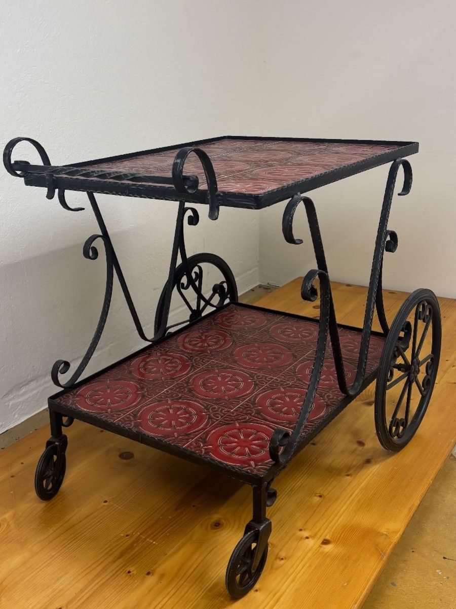Carrelli di servizio: Vintage Servierwagen rot – Usato da Wettingen venduto da Wendemarket 1