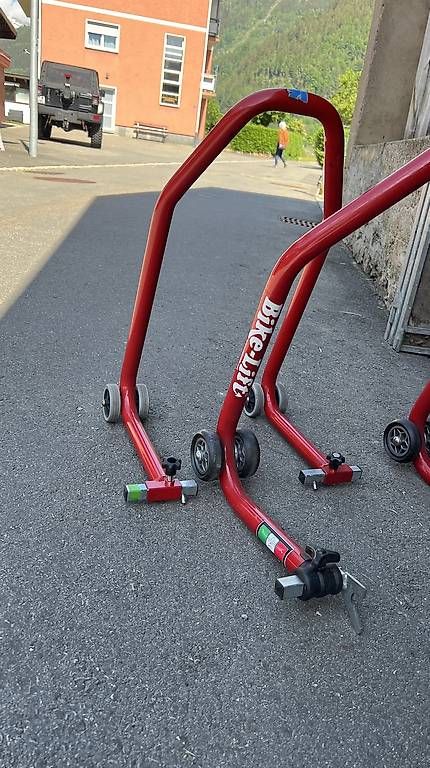 Stander: Coppia cavalletti per moto – Usato da Brè sopra Lugano venduto da micheleschmid 2