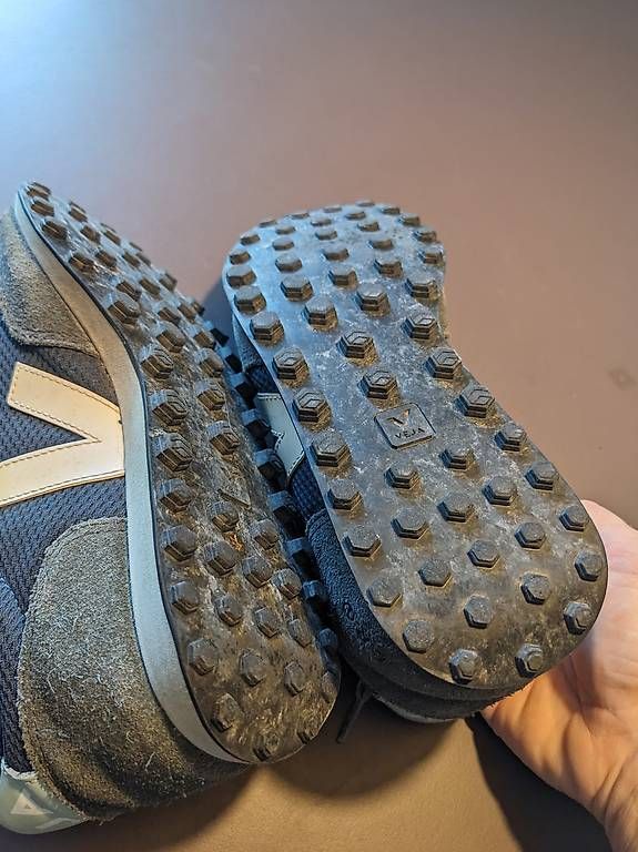 Damenschuhe: Veja Sneaker 37 – Gebraucht aus Bremgarten b. Bern von Kalamaki 1