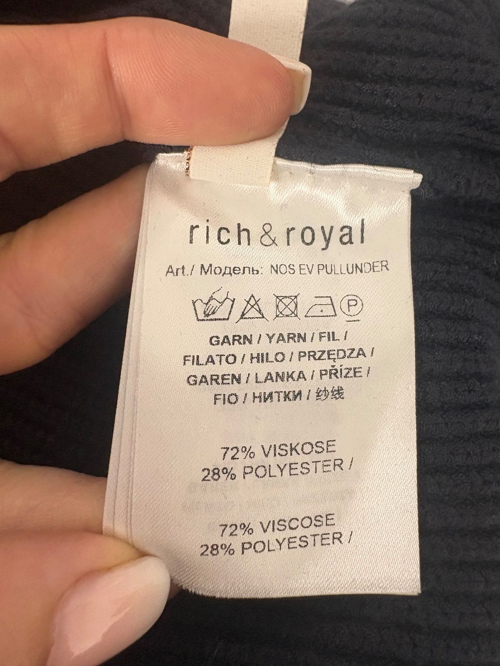 Rich & Royal Maglioni & Felpe: Rich&Royal Pullunder S blau mit V-Ausschnitt Viskose Strick – Nuovo (secondo la descrizione) da Regensdorf venduto da sec_l5cr 5