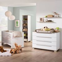 Lit bébé et commode avec plan à langer