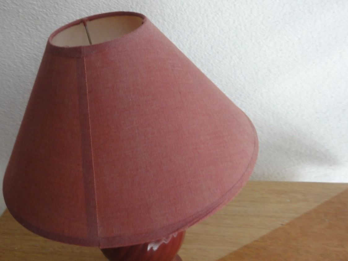 Lampade: rosa Tischlampe – Usato da Steffisburg venduto da Robinh.17 6