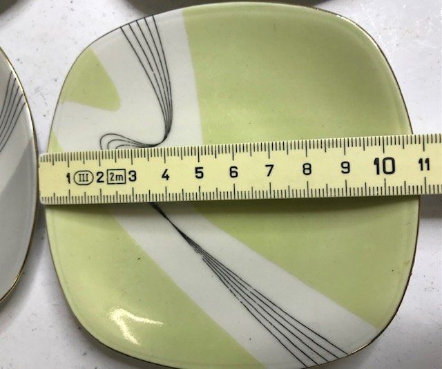 Piatti: 1 Desserteller u. 6 Unterteller mit schönem Muster 4-eckig – Usato da Zürich venduto da gigimai67 4