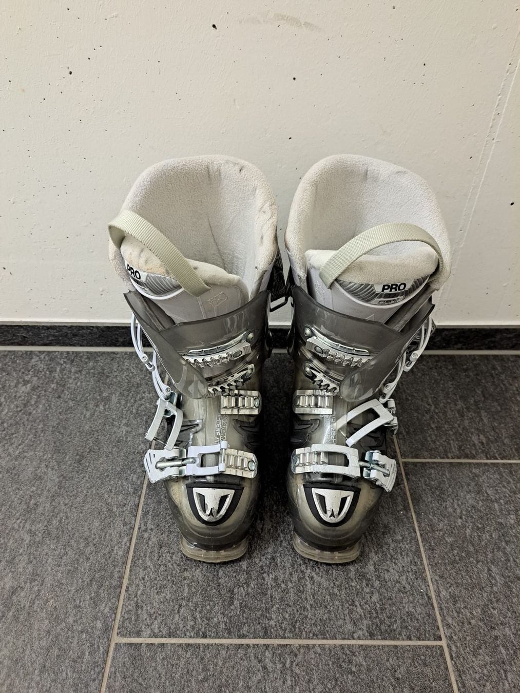 Atomic Scarpe da uomo: Atomic Skischuhe Gr.24.00- 24.5 – Usato da Wilen (Sarnen) venduto da afl_lc58