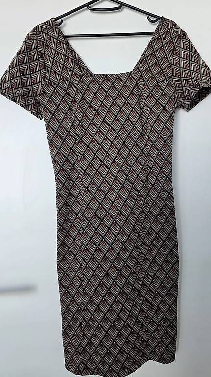 Kleider: Robe – Gebraucht aus Bernex von yfw_xj2z