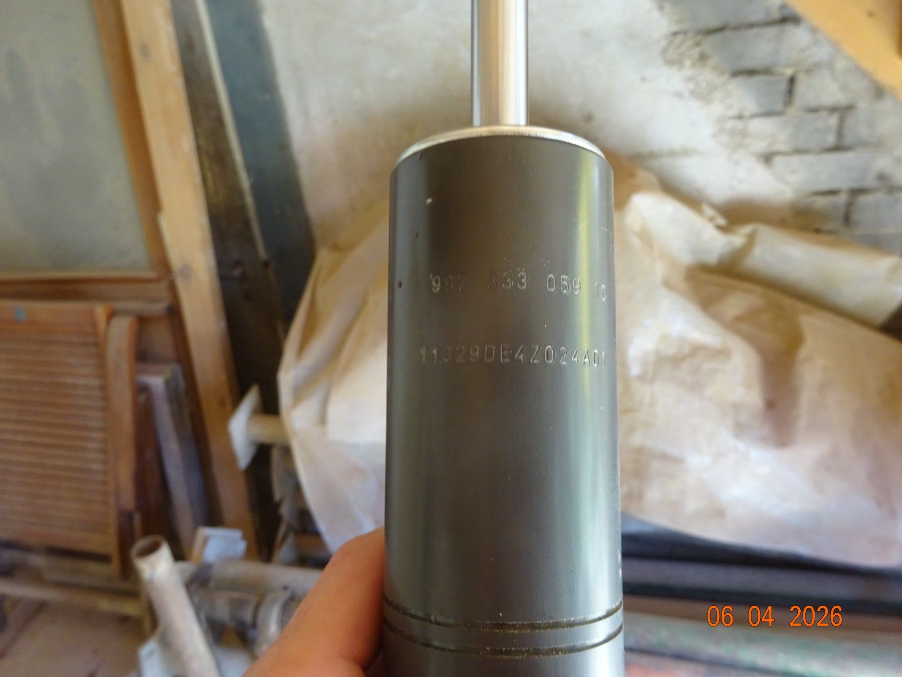 Porsche Tutti pezzi di ricambio auto: Original Sachs Stossdaempfer 997 333 059 10 - Top Zustand! – Nuovo (secondo la descrizione) da Wegenstetten venduto da felipe.00001 1