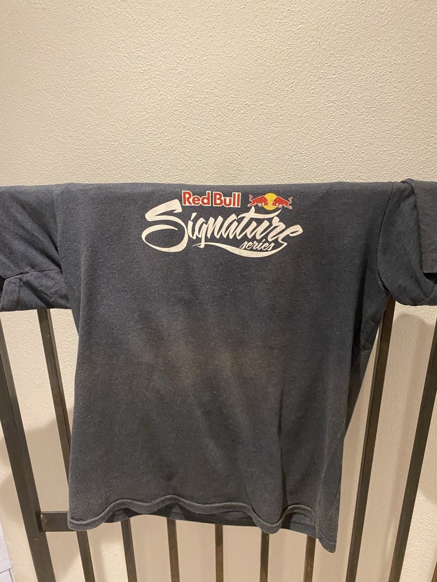 Red Bull T-shirt: Red Bull t schirt size L – Usato da Capolago venduto da Lillo22