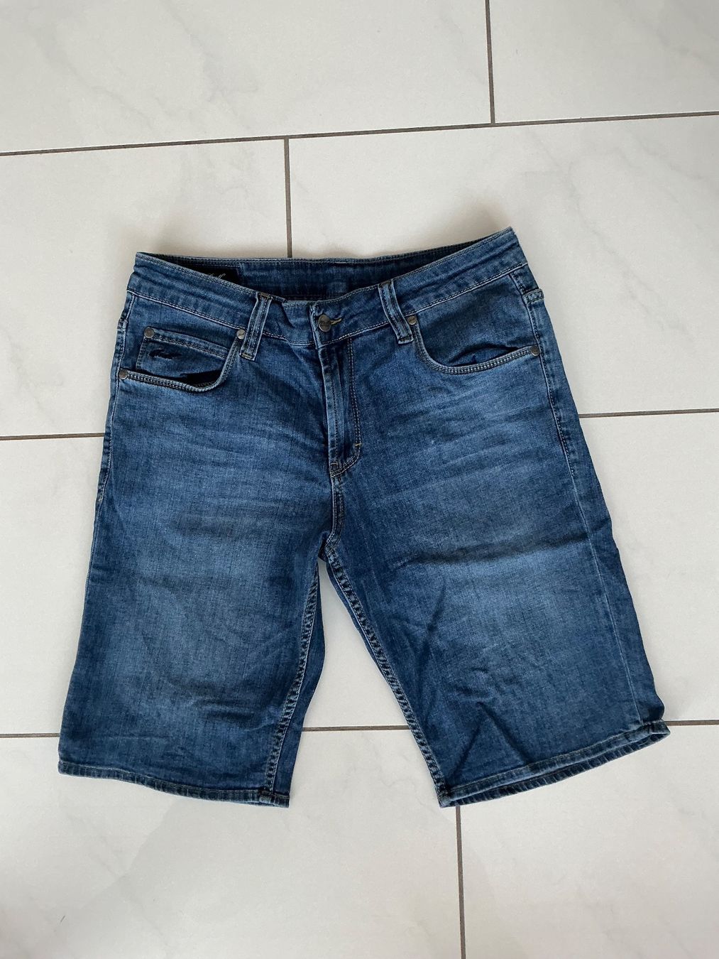 Hosen: Jeans Shorts Reell Gr.30 S/M – Gebraucht aus Biel-Benken BL von Sahra1