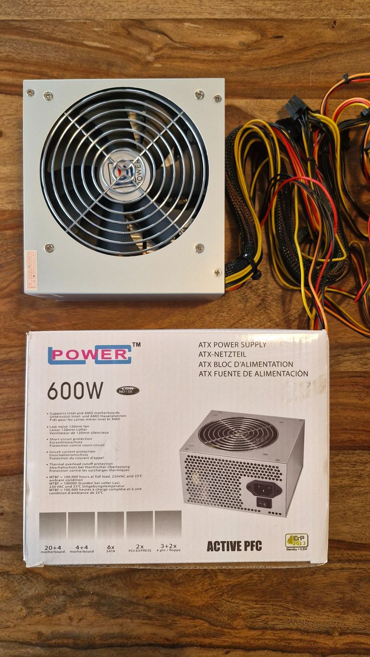 Composants électroniques: ATX power supply 600W – D'occasion à Buchs AG par yon.berry 1