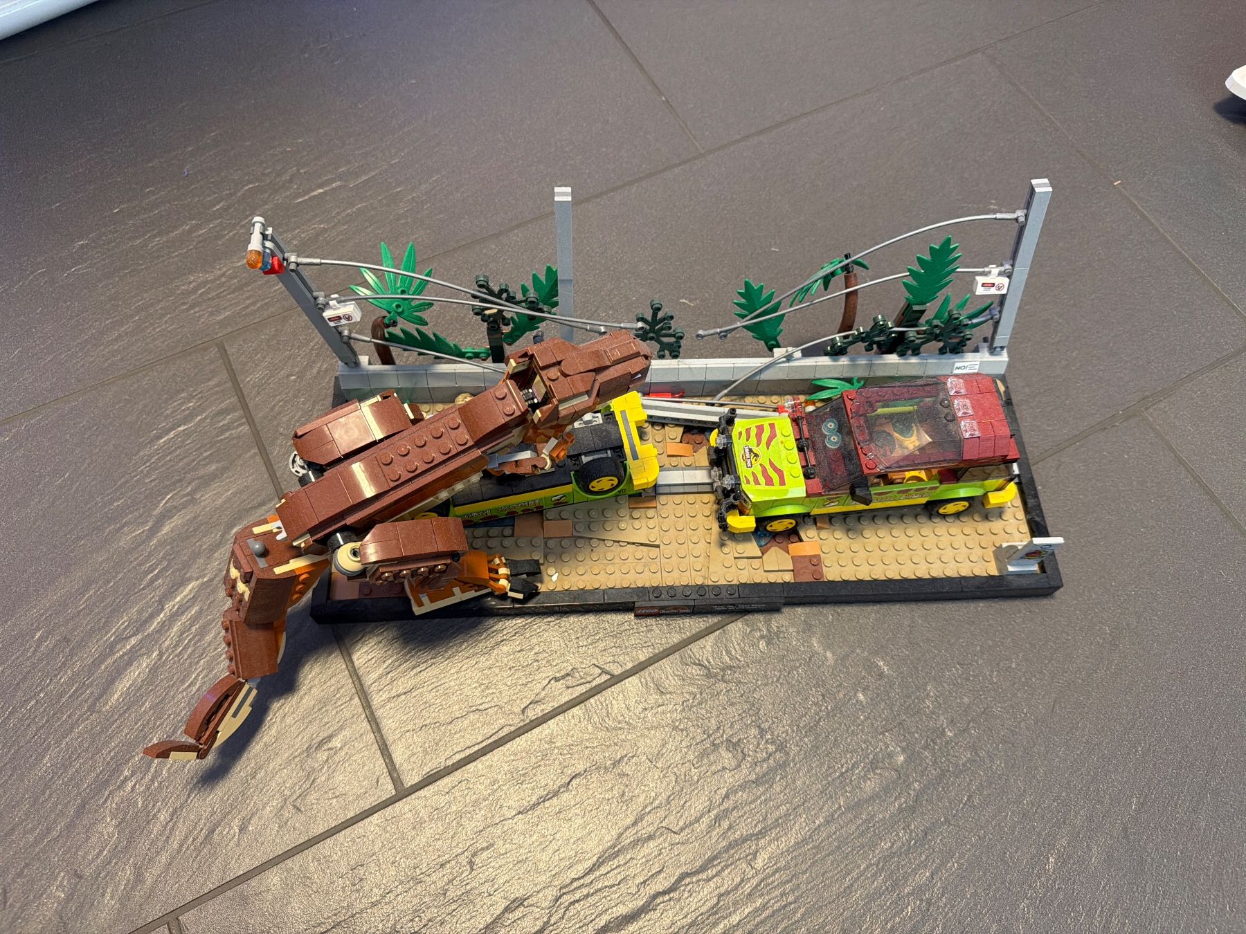 Lego Jeux de construction: LEGO Ausbruch des T. Rex / 76956 – D'occasion à Muri AG par Chrigi81 1