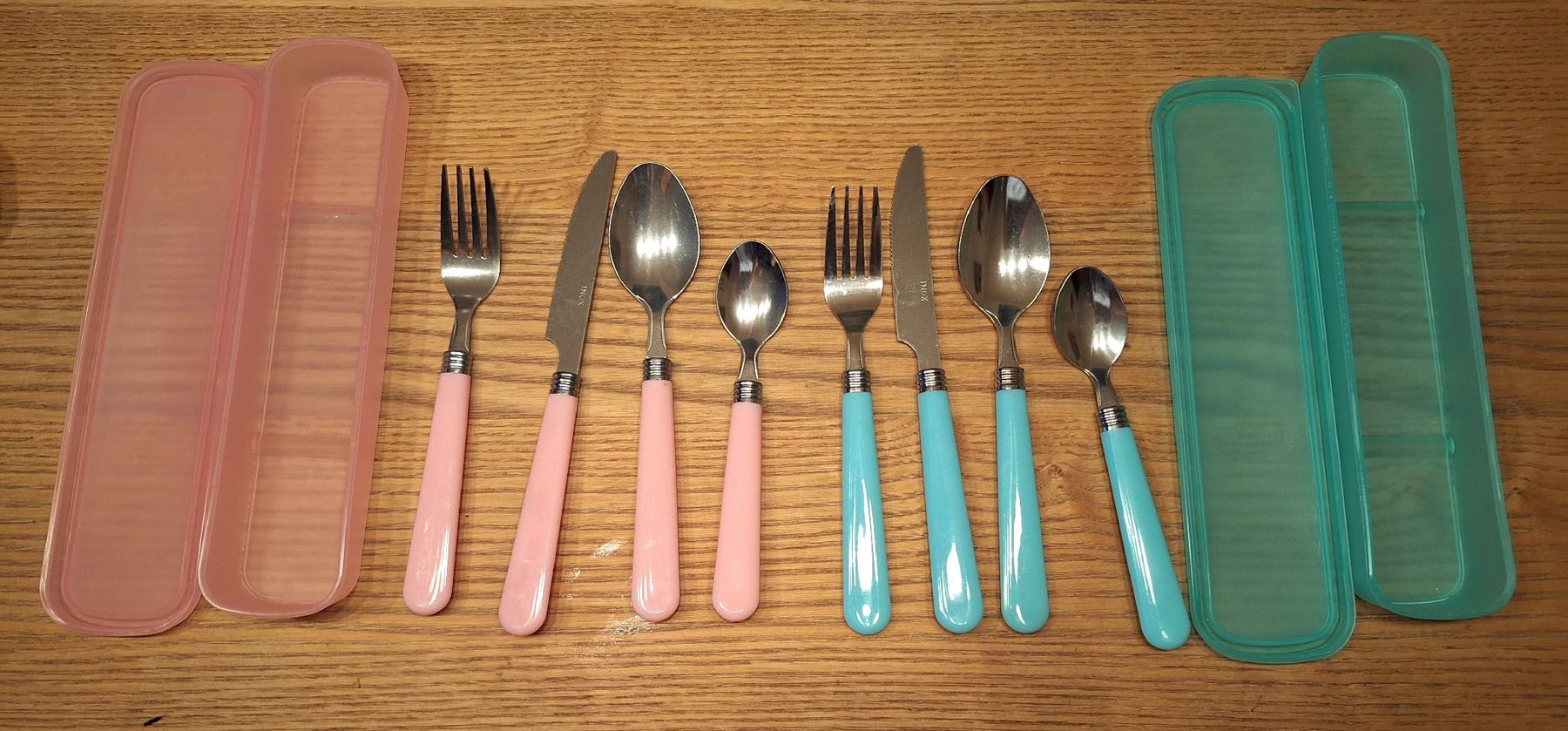Set di posate: Besteckset in verschiedenen Farben – Nuovo e nell'imballaggio originale da Adlikon b. Andelfingen venduto da Kraemse 1