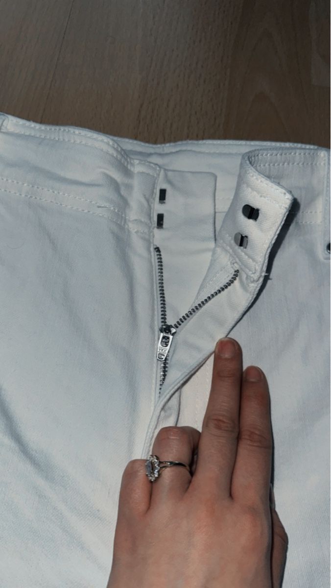 Zara Jeans: Pantalon blanc, taille haute – Nuovo (secondo la descrizione) da Bülach venduto da sar_j6bk 1