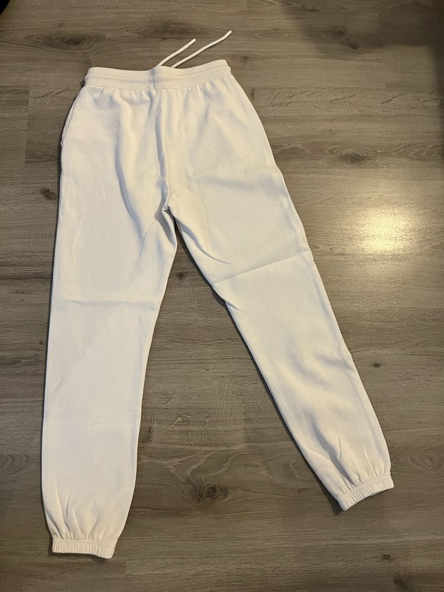 Pantaloni: Pantalon de survêtement – Nuovo (secondo la descrizione) da Les Geneveys-sur-Coffrane venduto da papoute 2