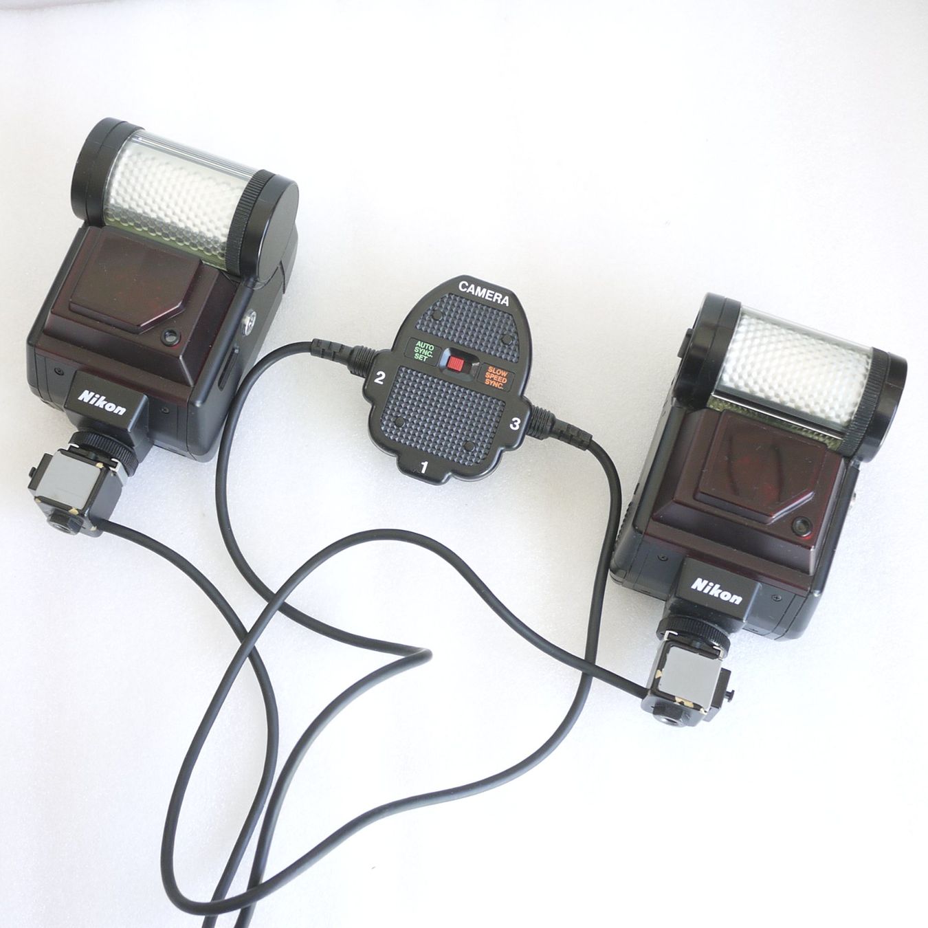 Pentax Flash: Pentax Flash Macro Distributor + 2x Nikon Speedlight SB-20. – Usato da Egg b. Zürich venduto da JCB