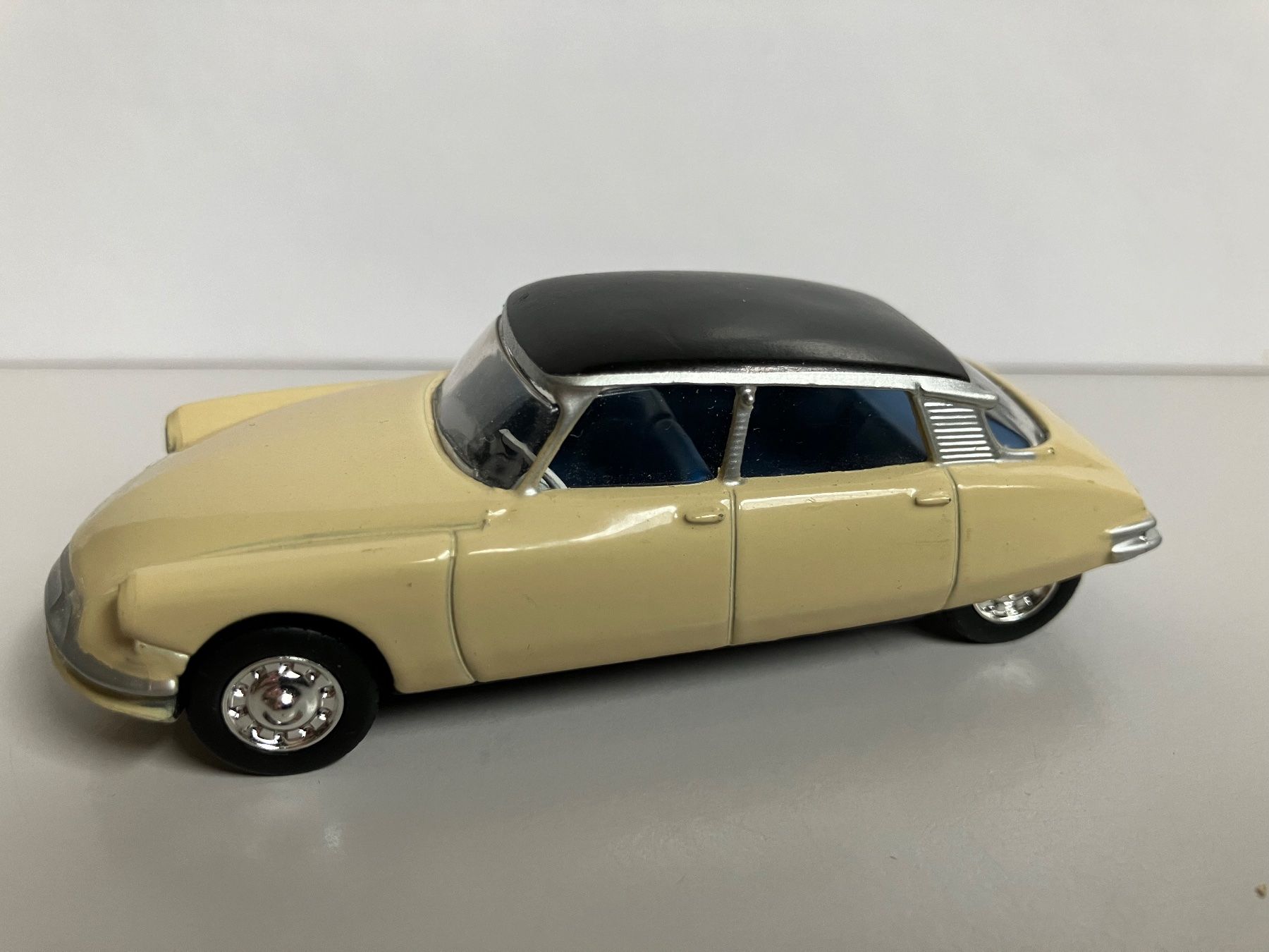 Norev Modellini d'auto: Norev, Citroen DS 1/58 – Usato da Buchs ZH venduto da swiss-train