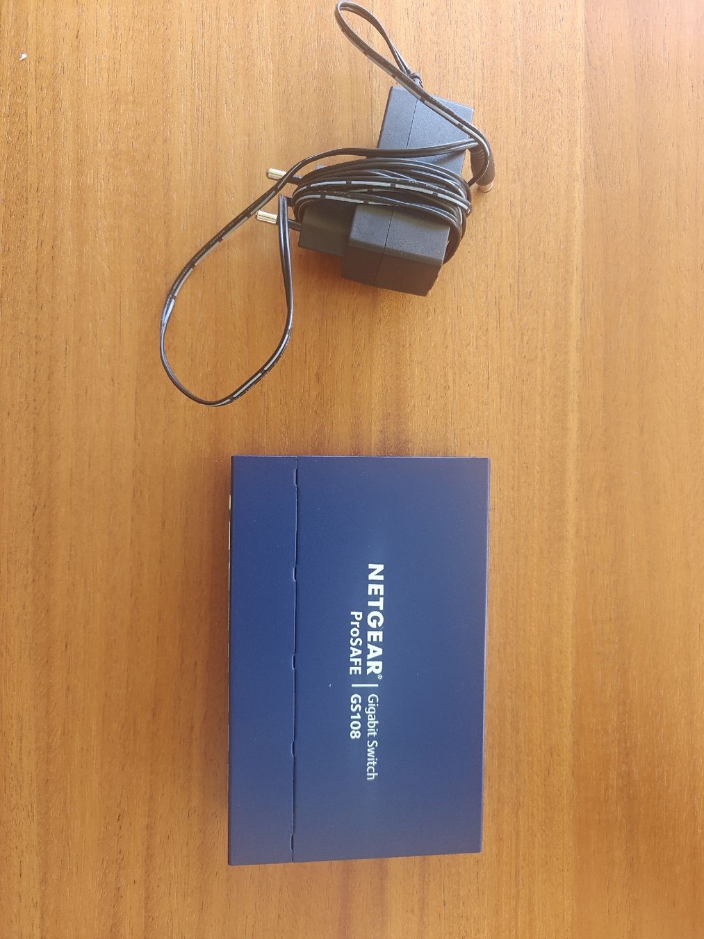Netgear Hub & Switch: Netgear ProSafe GS108 Gigabit Switch – Usato da Menzingen venduto da tschey-tschey