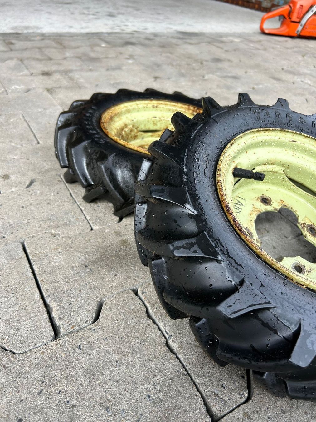 Pneumatici & Ruote complete: Motormäher Räder AEBI – Usato da Langnau b. Reiden venduto da WaRe01 1