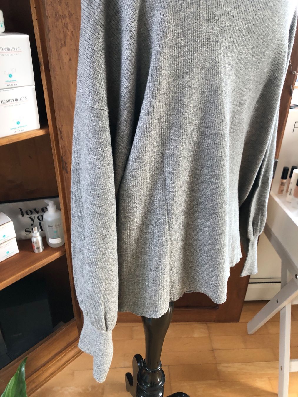 Pullover & Sweatshirts: Damen Pullover gerippt grau Stehkragen – Gebraucht aus Arlesheim von leyRum4.5 2