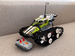 Véhicule télécommandé Lego Technic à chenilles