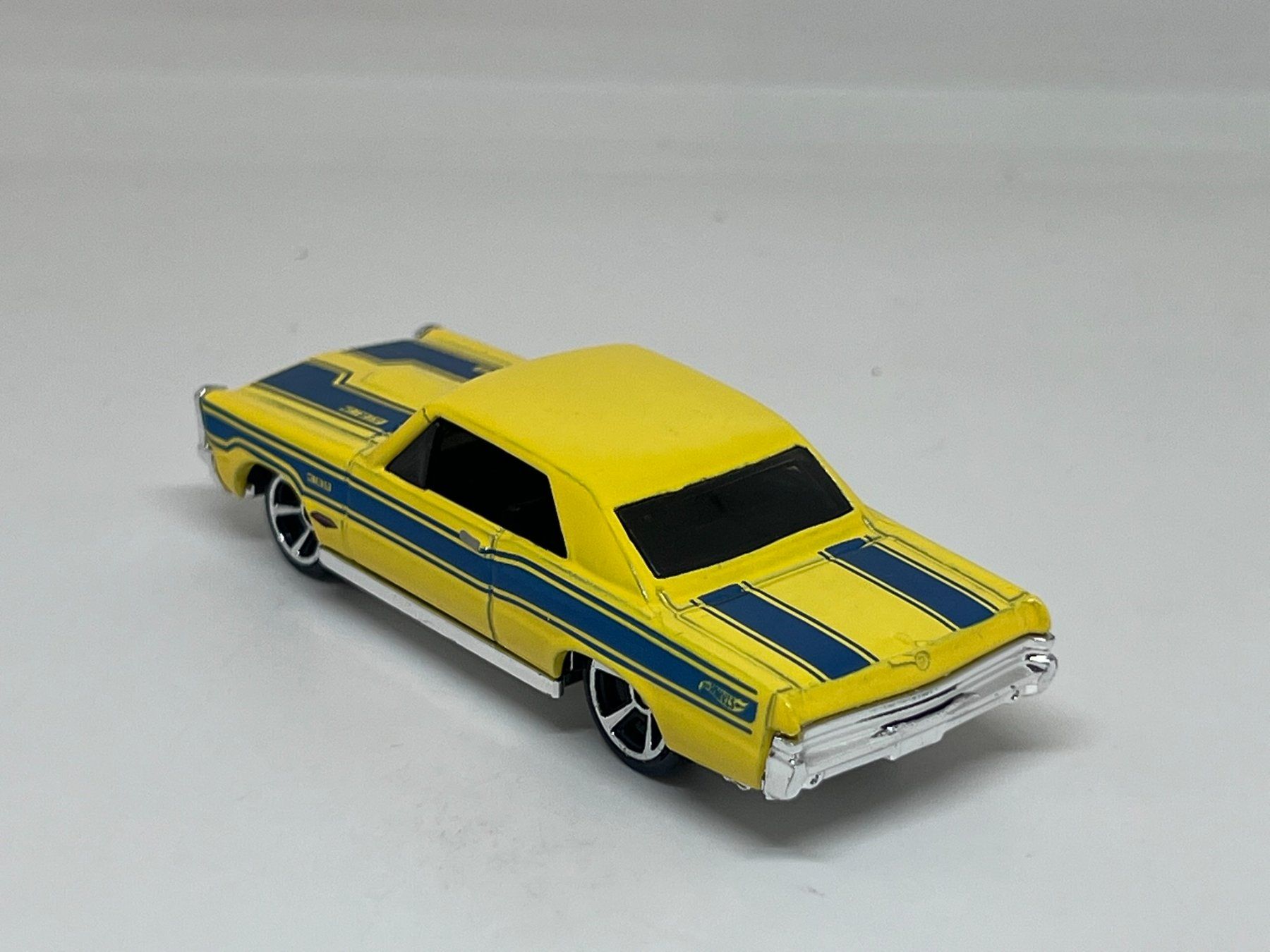 Hot Wheels Modellini d'auto: Hot Wheels '65 Pontiac GTO – Nuovo (secondo la descrizione) da Wildegg venduto da LaaBoutique 2