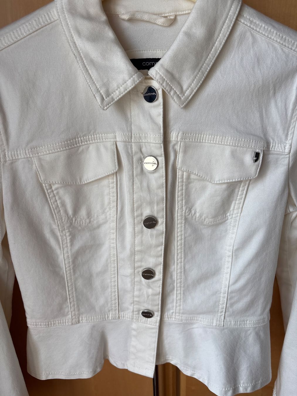 Comma Vestes: Comma Jeansjacke off-white/beige Gr. 34 – D'occasion à Richterswil par ZueriLake2 2