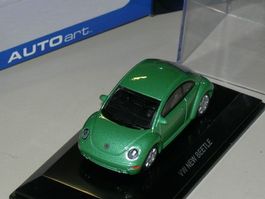 VW New Beetle grün * Auto Art 1:64