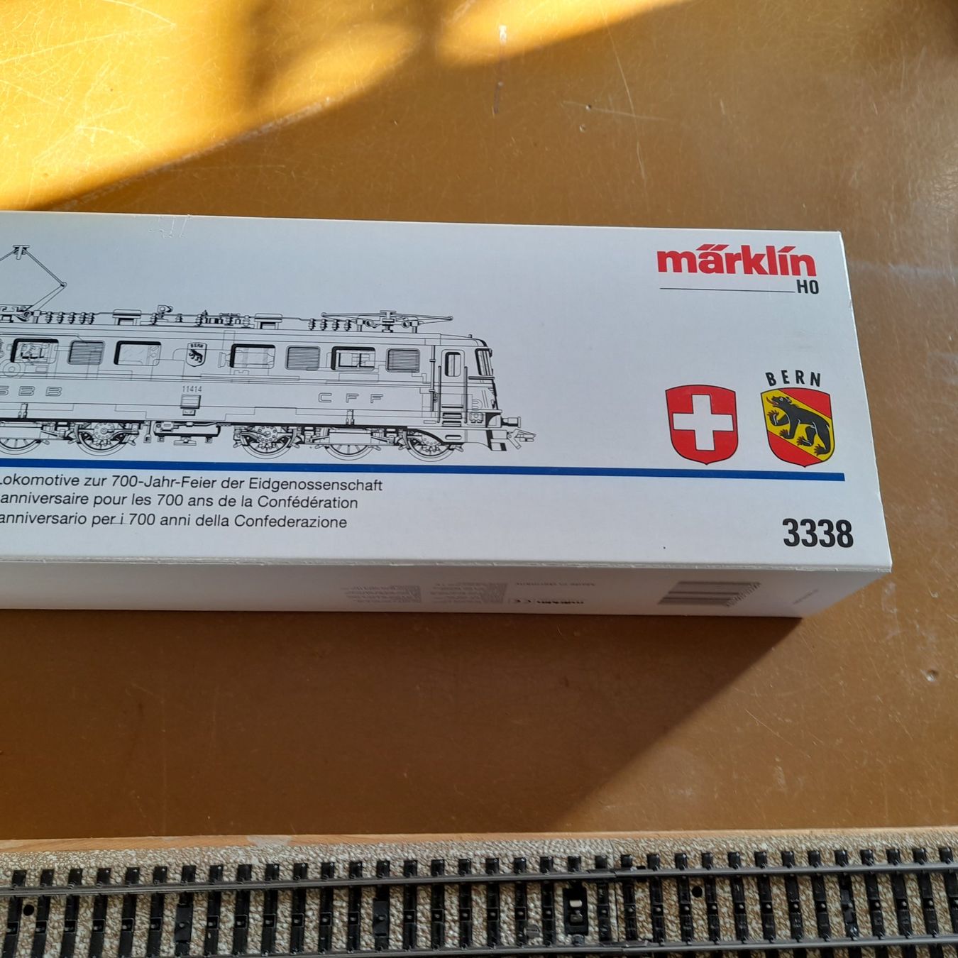 Märklin Modellini di ferrovie: Locomotive CFF Ae 6/6 "700 ans de la Confédération" – Nuovo e nell'imballaggio originale da Auvernier venduto da gandalf08 7
