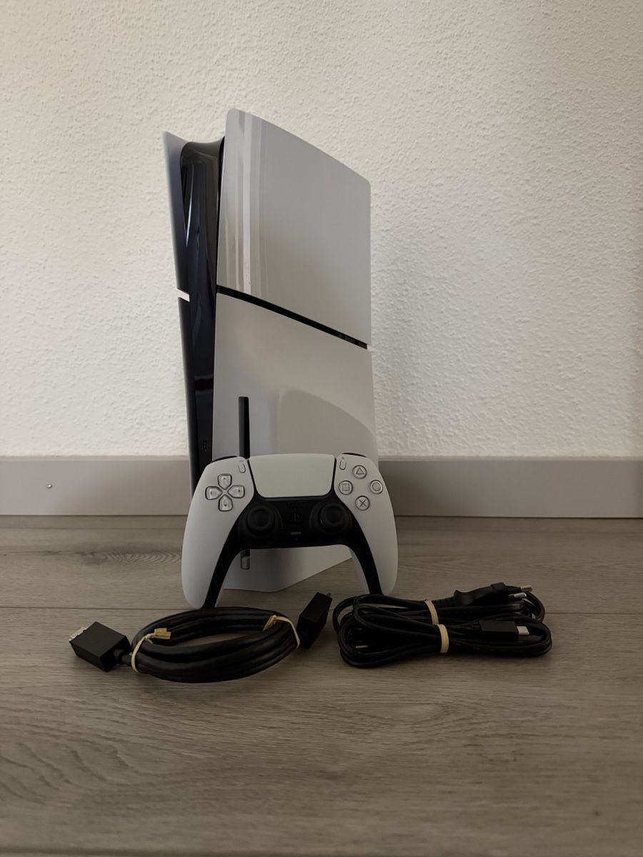 Sony Konsolen: PlayStation 5 Disc Edition Konsole mit Controller – Gebraucht aus Müllheim Dorf von jan_rd9r